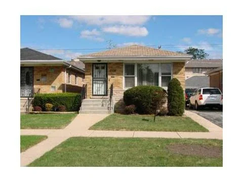 6322 W 63rd Pl for $199,900